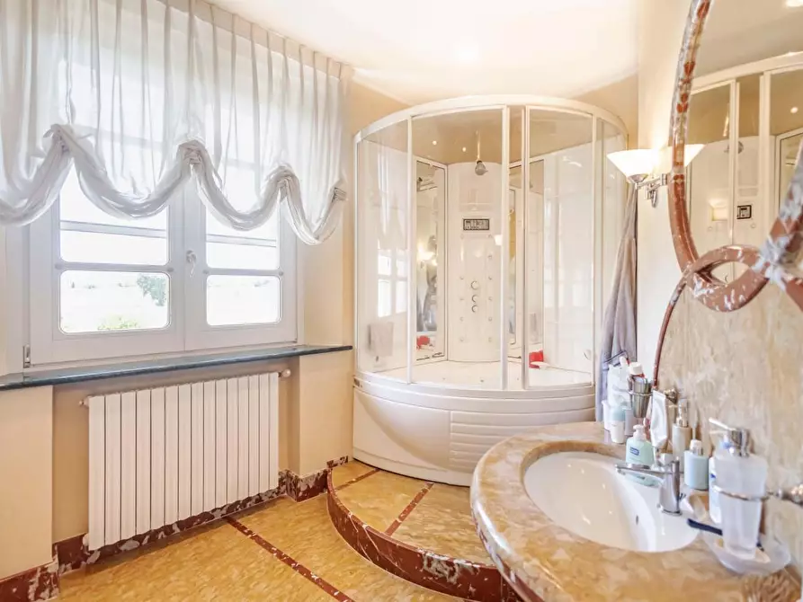 Immagine 17 di Villa in vendita  a Fucecchio