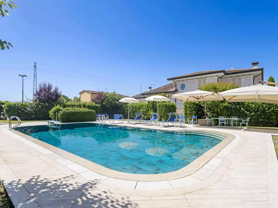 Immagine 6 di Villa in vendita  a Fucecchio