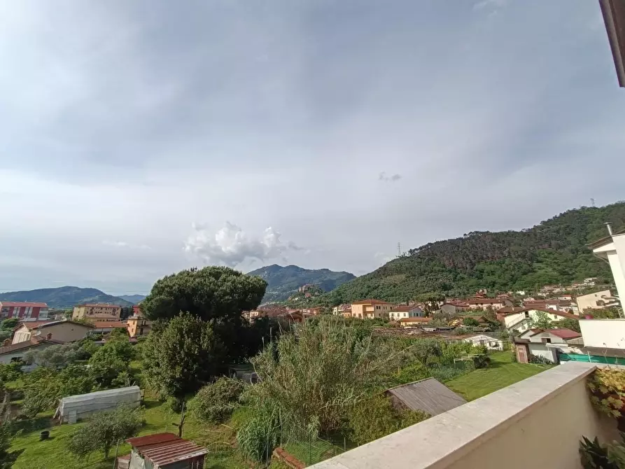 Immagine 7 di Appartamento in vendita  a Massa