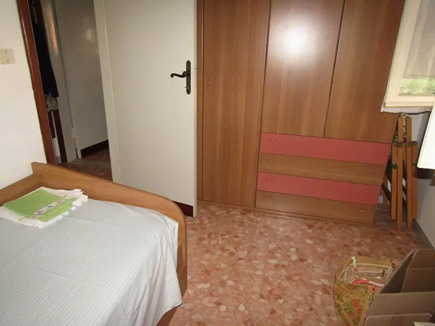 Immagine 9 di Appartamento in vendita  a Carrara