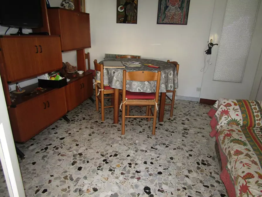 Immagine 3 di Appartamento in vendita  a Carrara