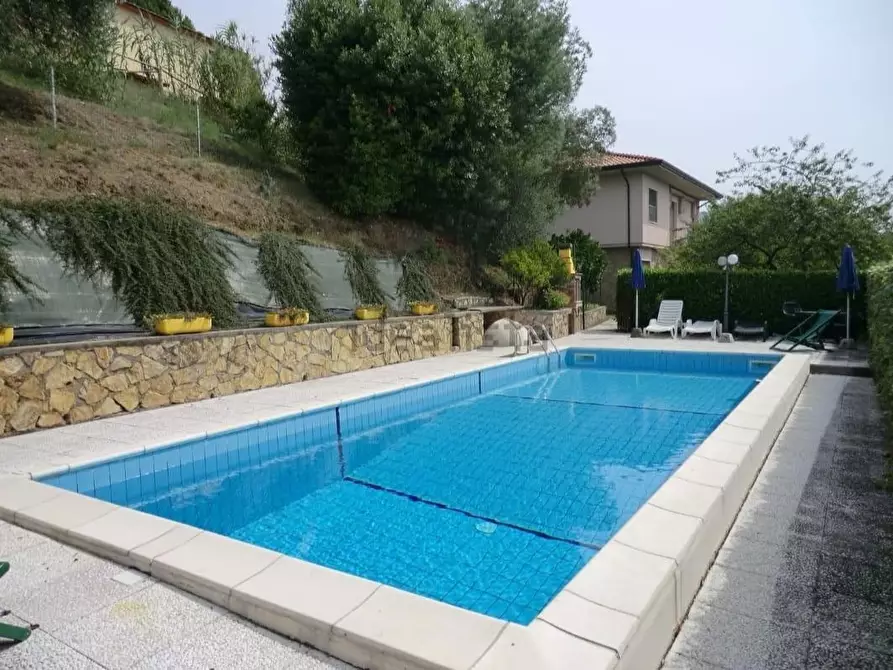 Immagine 51 di Villa in vendita  a Massarosa