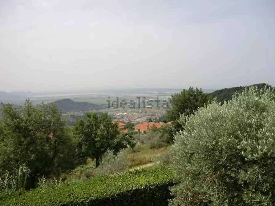 Immagine 7 di Villa in vendita  a Massarosa