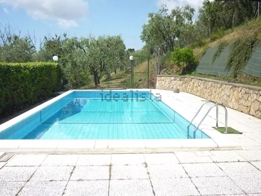 Immagine 8 di Villa in vendita  a Massarosa