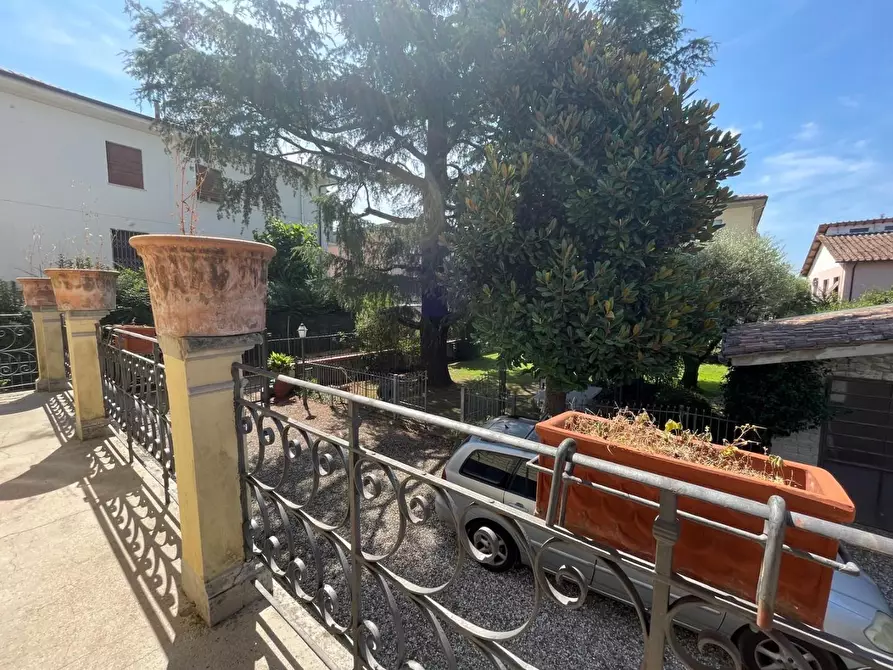 Immagine 37 di Villa in vendita  a Lucca