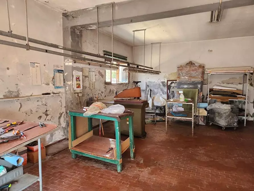 Immagine 1 di Laboratorio in affitto  a Santa Maria A Monte