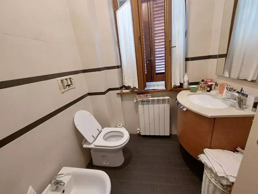 Immagine 12 di Appartamento in vendita  a Camaiore