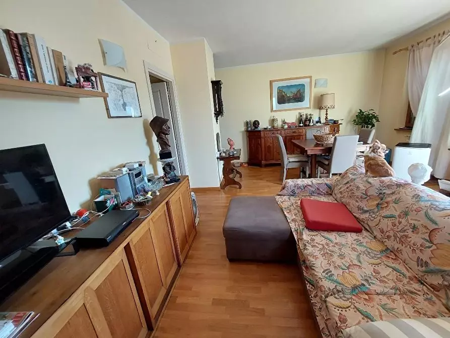 Immagine 3 di Appartamento in vendita  a Camaiore