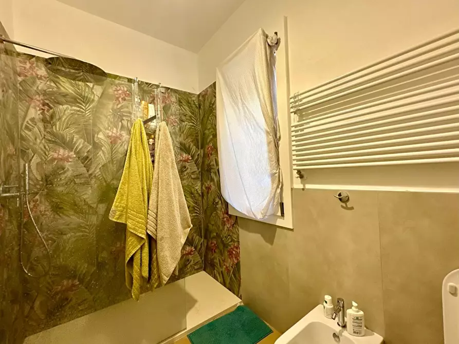 Immagine 16 di Appartamento in vendita  a Lucca