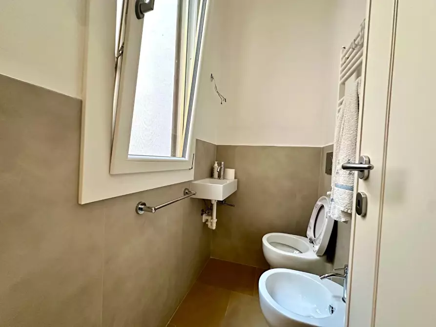 Immagine 29 di Appartamento in vendita  a Lucca