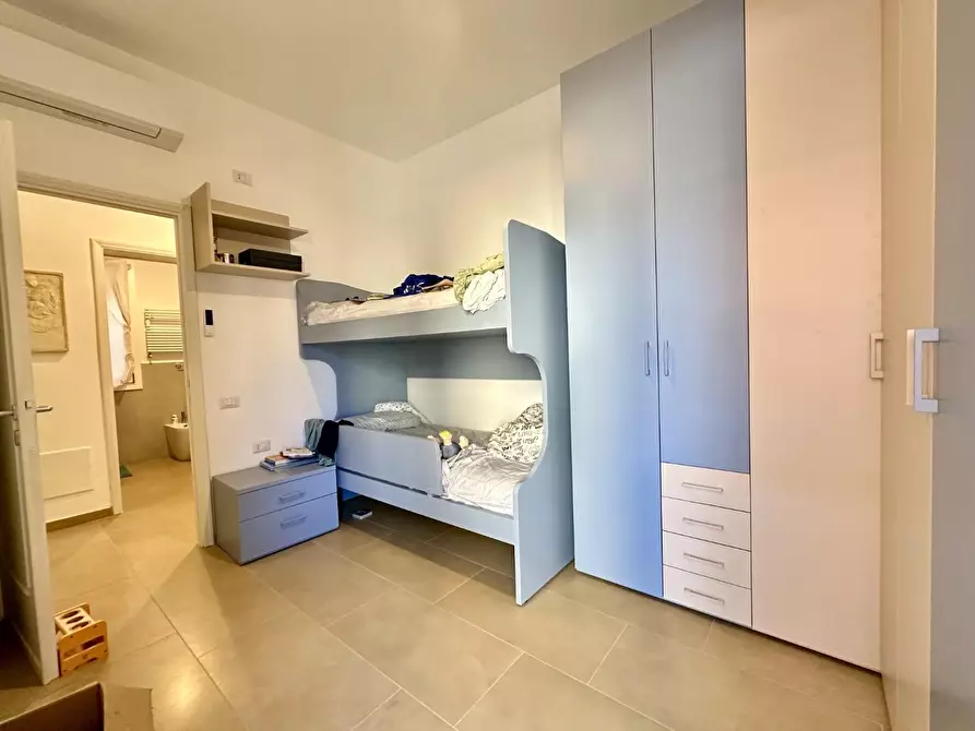 Immagine 13 di Appartamento in vendita  a Lucca