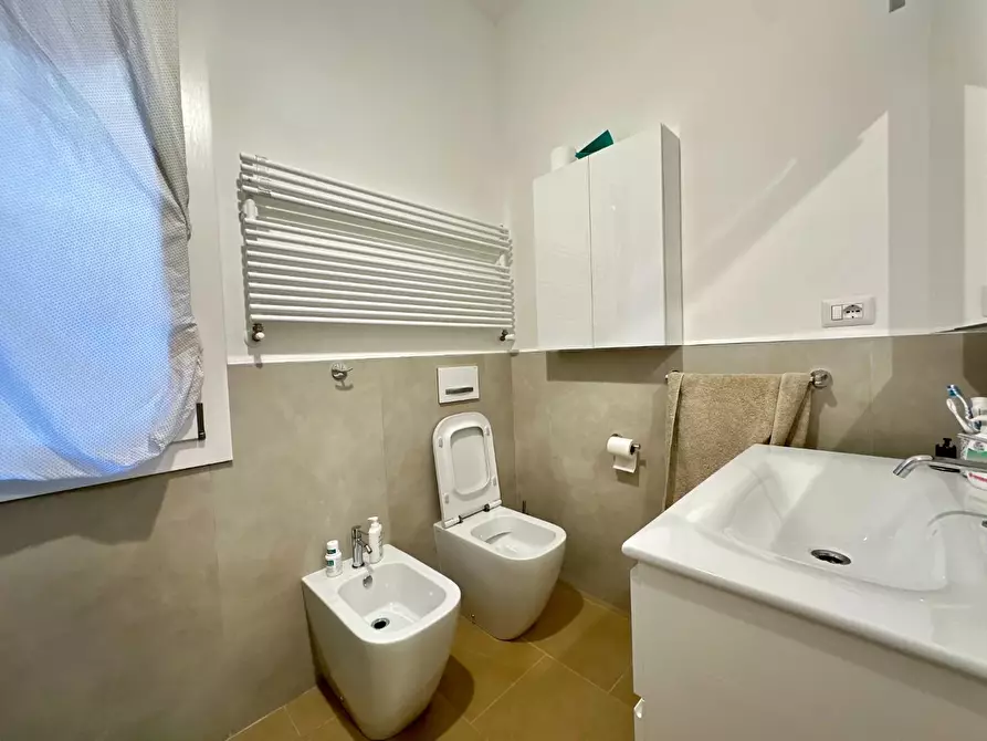 Immagine 28 di Appartamento in vendita  a Lucca