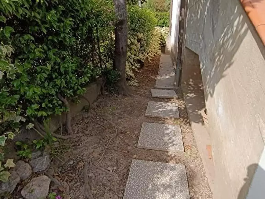 Immagine 5 di Villetta a schiera in vendita  a Sarzana