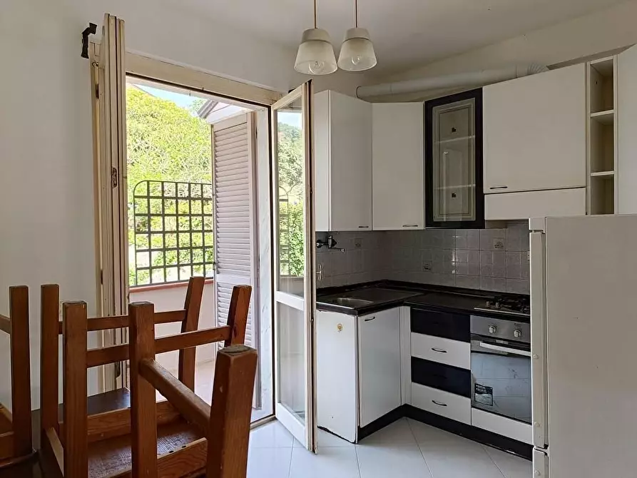 Immagine 22 di Villetta a schiera in vendita  a Sarzana