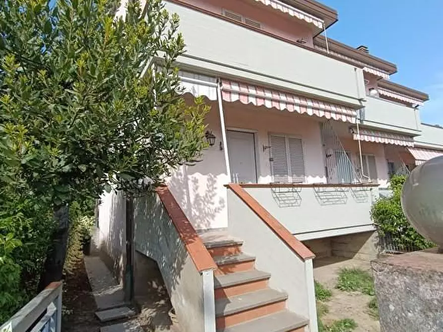 Immagine 27 di Villetta a schiera in vendita  a Sarzana