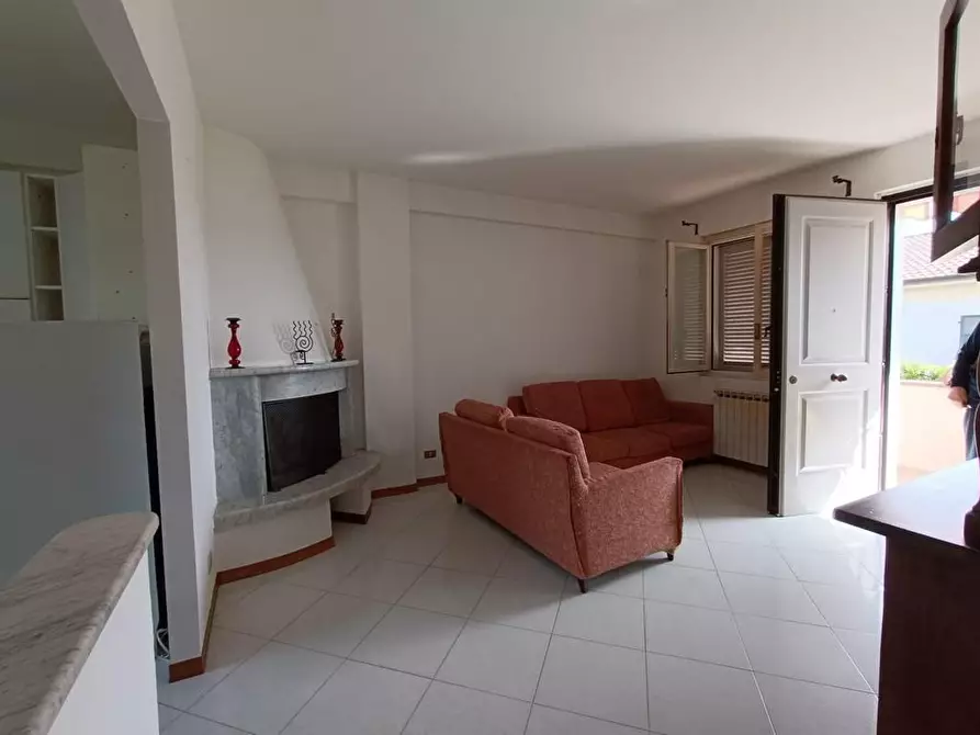 Immagine 2 di Villetta a schiera in vendita  a Sarzana