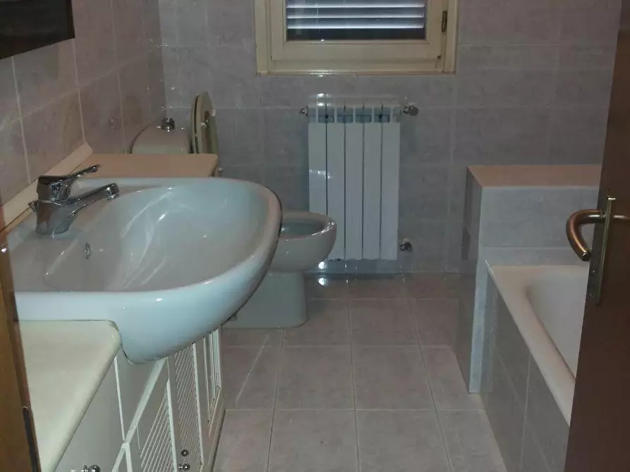 Immagine 12 di Villetta a schiera in vendita  a Sarzana