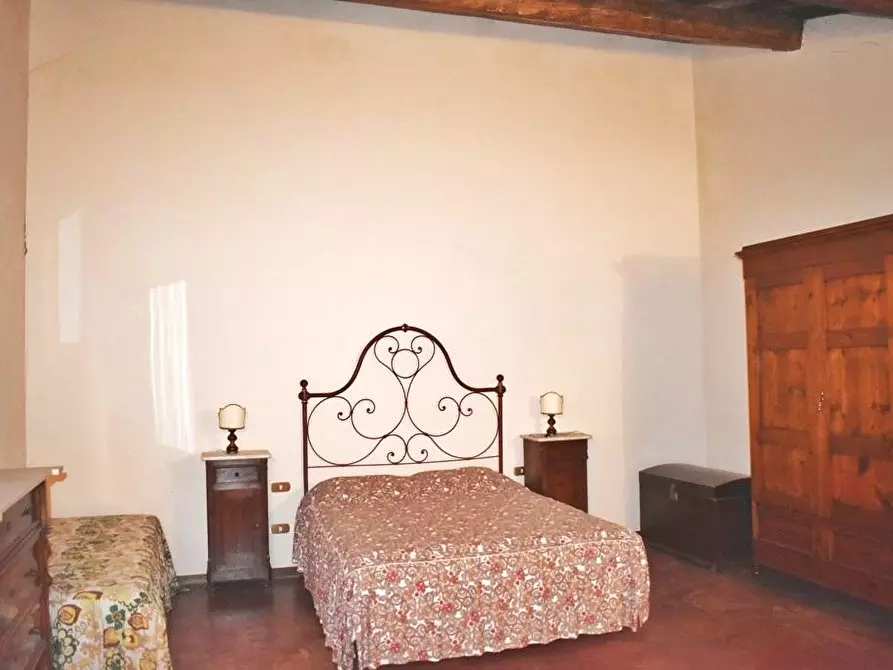 Immagine 29 di Porzione di casa in vendita  a Gambassi Terme