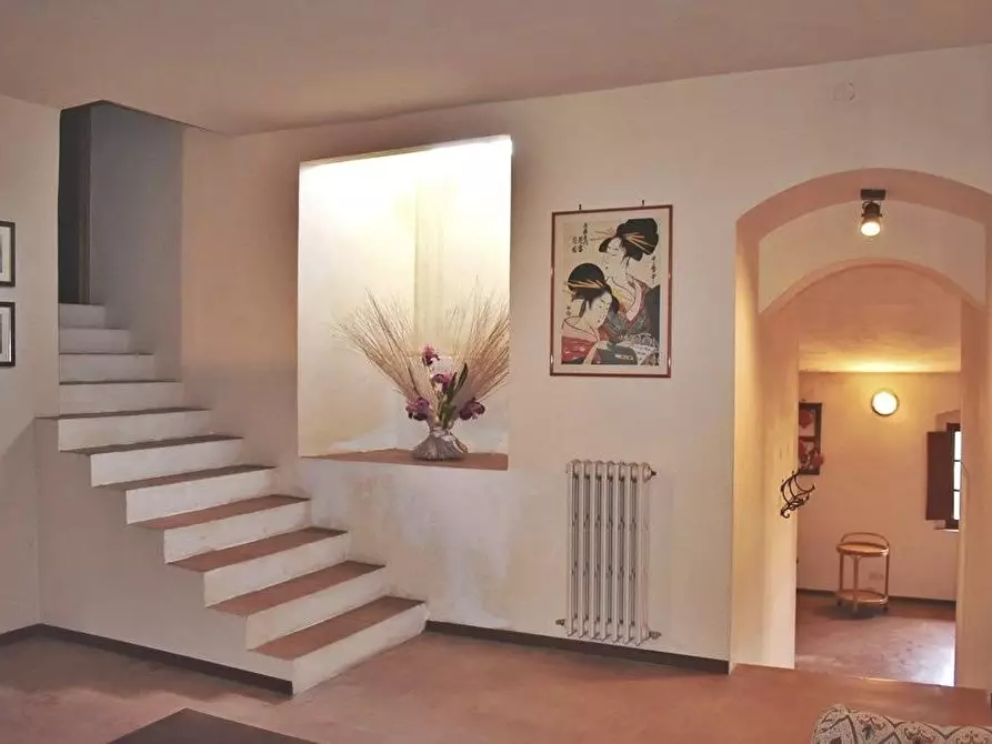 Immagine 3 di Porzione di casa in vendita  a Gambassi Terme