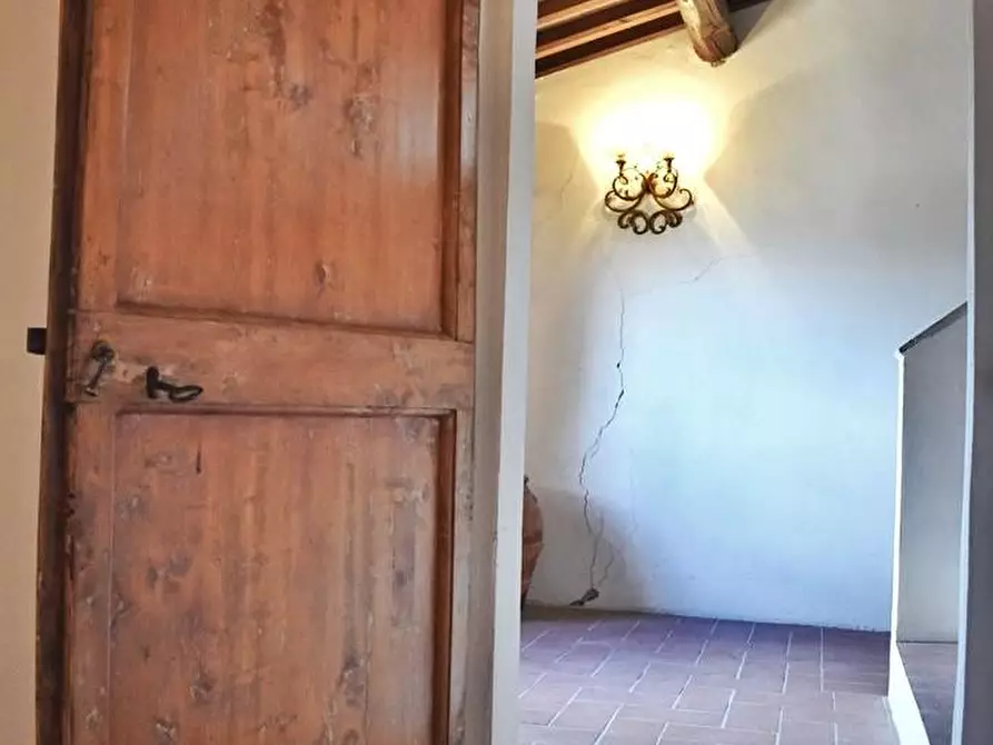 Immagine 18 di Porzione di casa in vendita  a Gambassi Terme