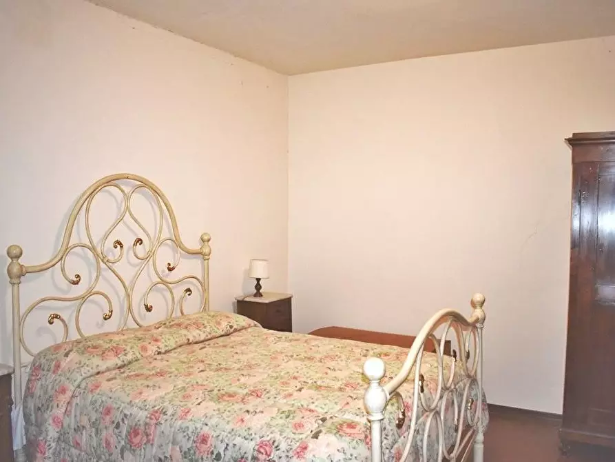 Immagine 25 di Porzione di casa in vendita  a Gambassi Terme