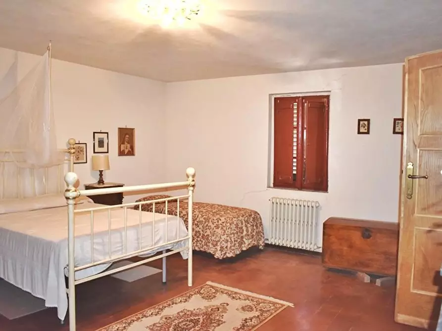 Immagine 19 di Porzione di casa in vendita  a Gambassi Terme