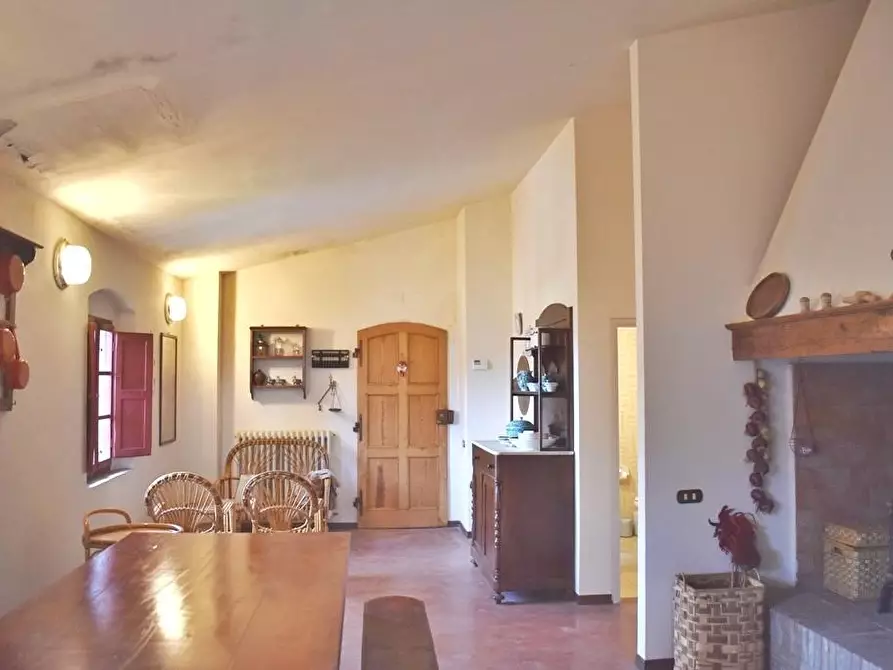 Immagine 11 di Porzione di casa in vendita  a Gambassi Terme