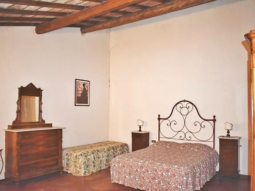 Immagine 31 di Porzione di casa in vendita  a Gambassi Terme