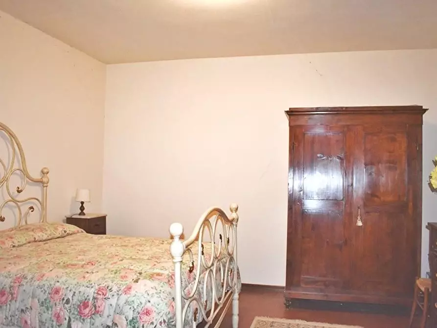 Immagine 28 di Porzione di casa in vendita  a Gambassi Terme