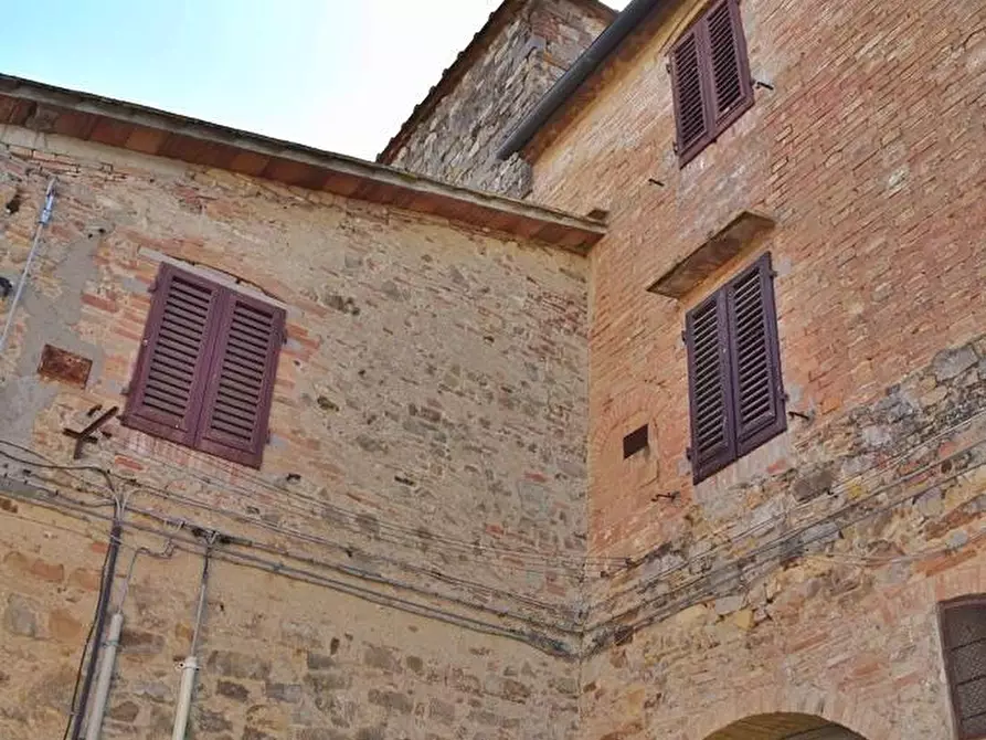 Immagine 40 di Porzione di casa in vendita  a Gambassi Terme