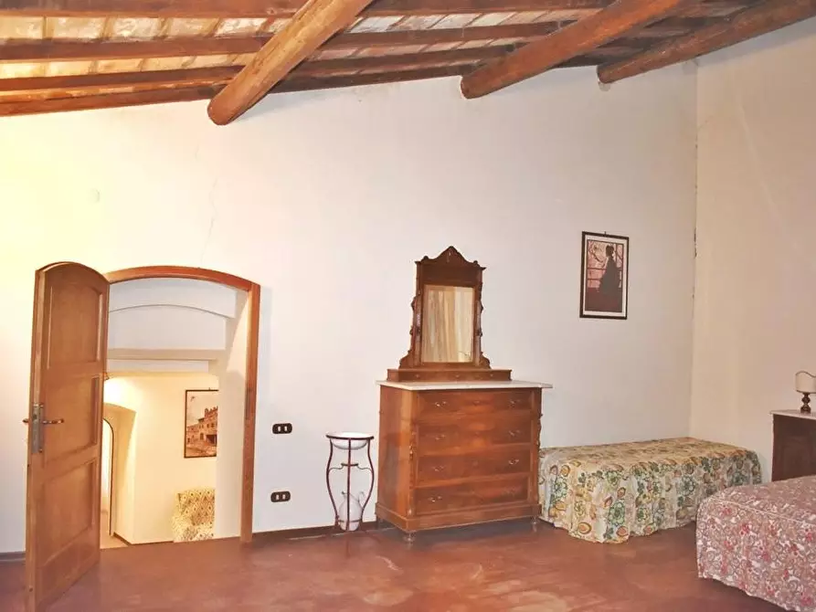 Immagine 30 di Porzione di casa in vendita  a Gambassi Terme