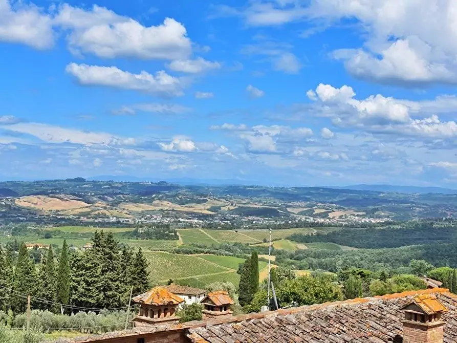 Immagine 1 di Porzione di casa in vendita  a Gambassi Terme