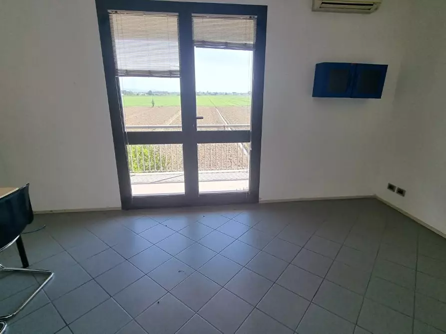 Immagine 7 di Ufficio in vendita  a San Giuliano Terme