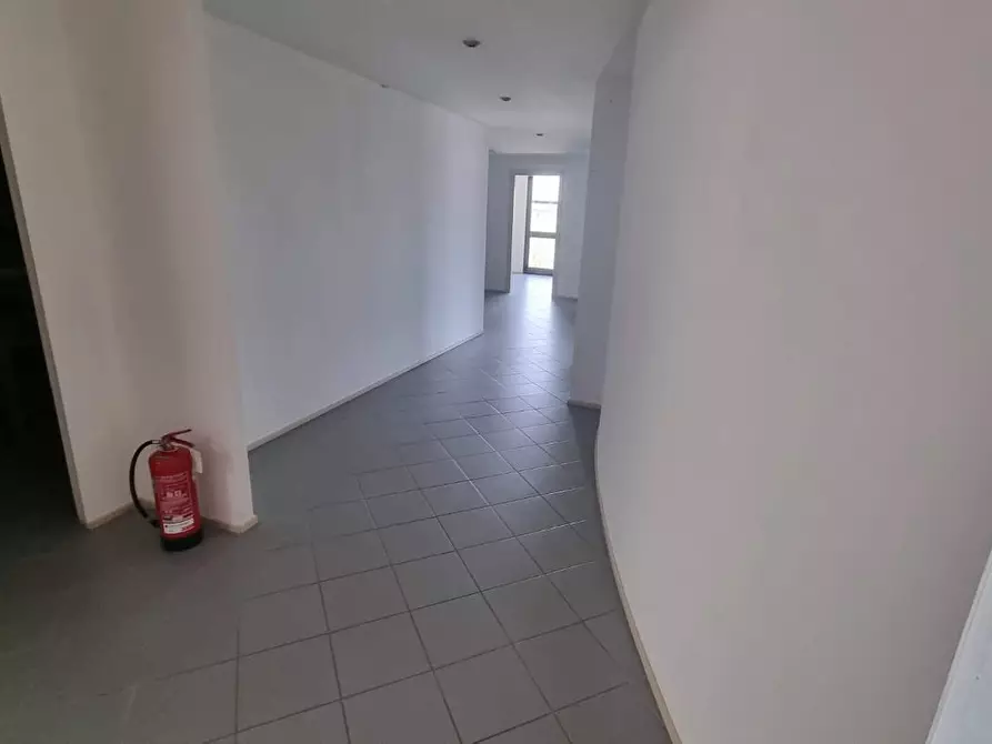 Immagine 5 di Ufficio in vendita  a San Giuliano Terme