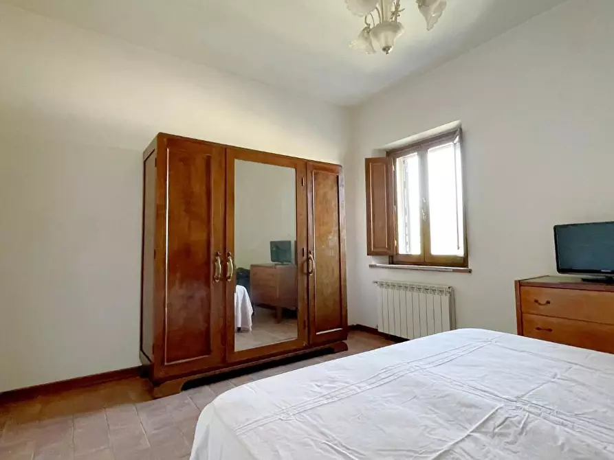 Immagine 14 di Appartamento in vendita  a Barga