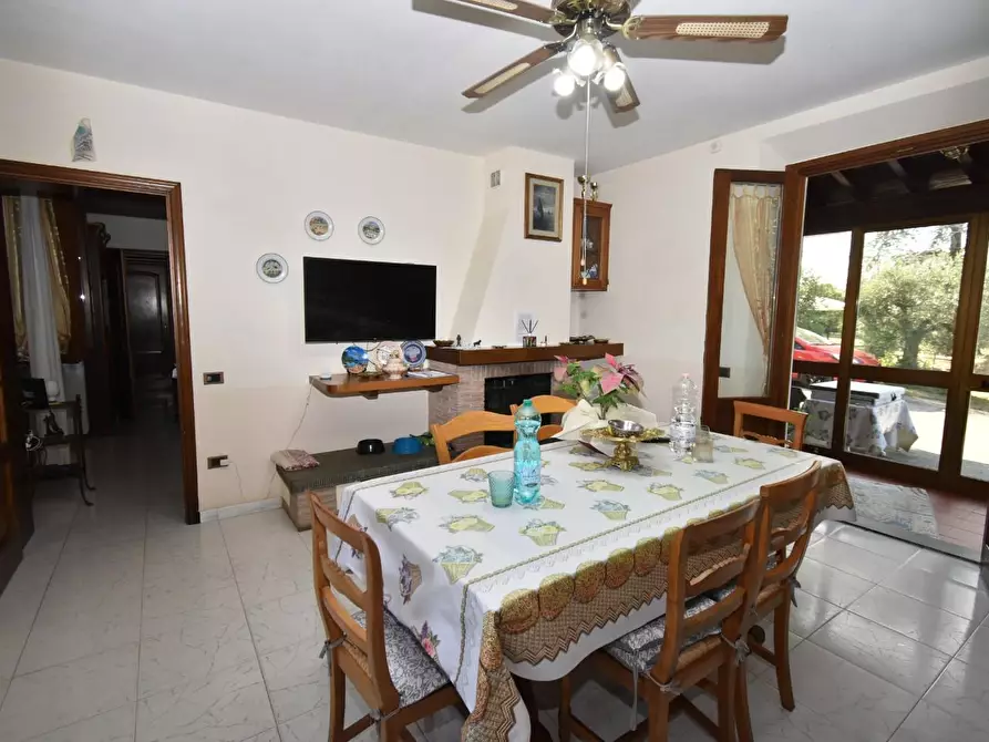 Immagine 6 di Villa in vendita  a San Giuliano Terme