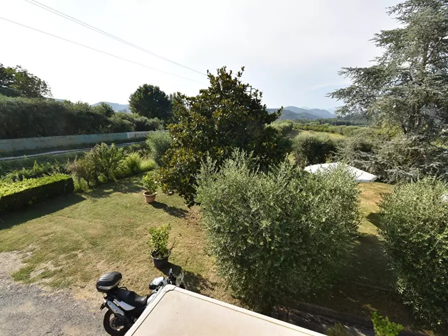 Immagine 4 di Villa in vendita  a San Giuliano Terme