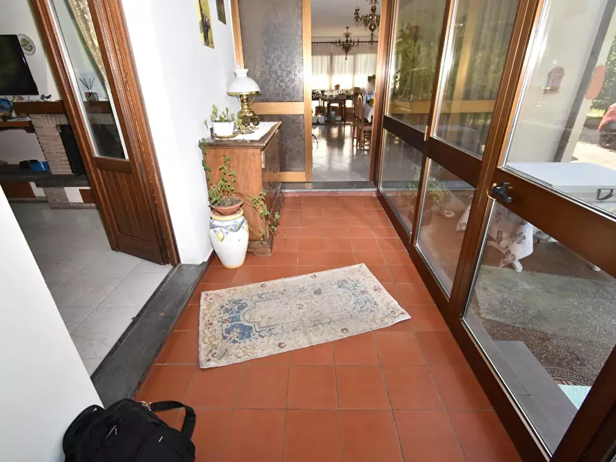 Immagine 17 di Villa in vendita  a San Giuliano Terme