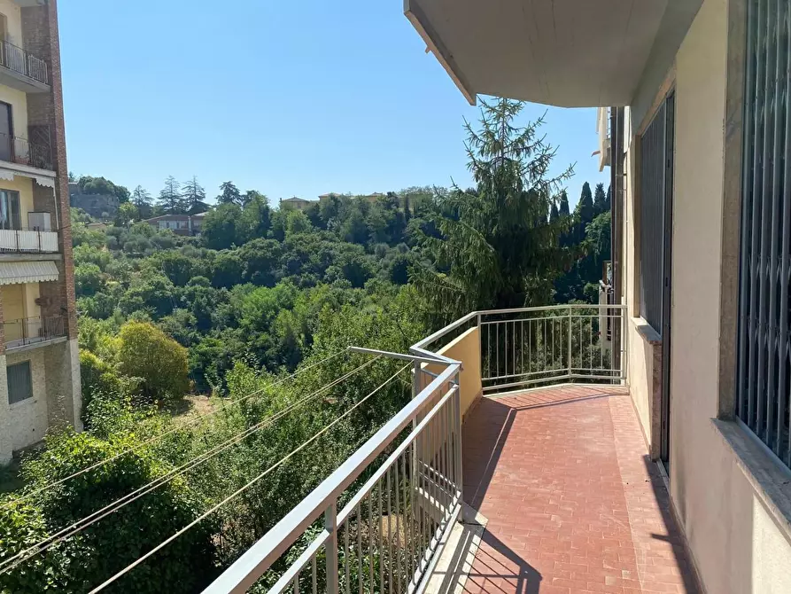 Immagine 13 di Appartamento in vendita  a Siena