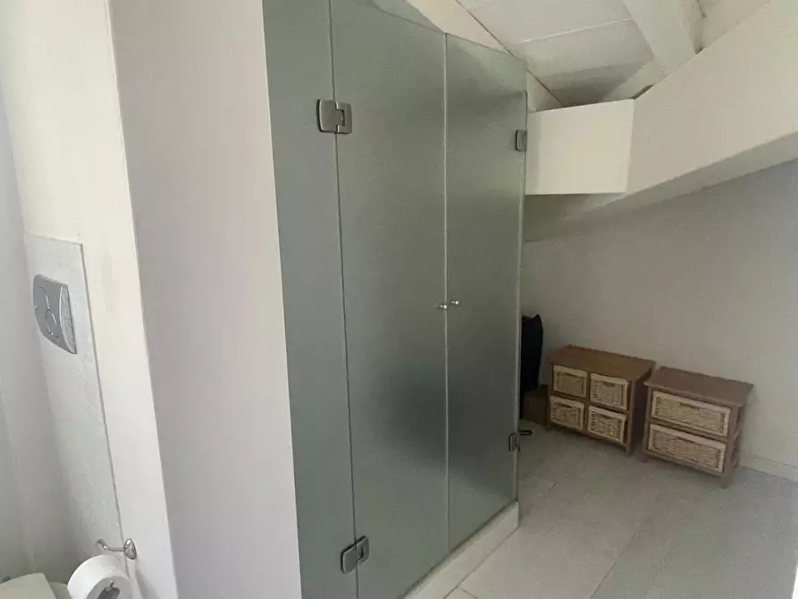 Immagine 23 di Mansarda in vendita  a Massa