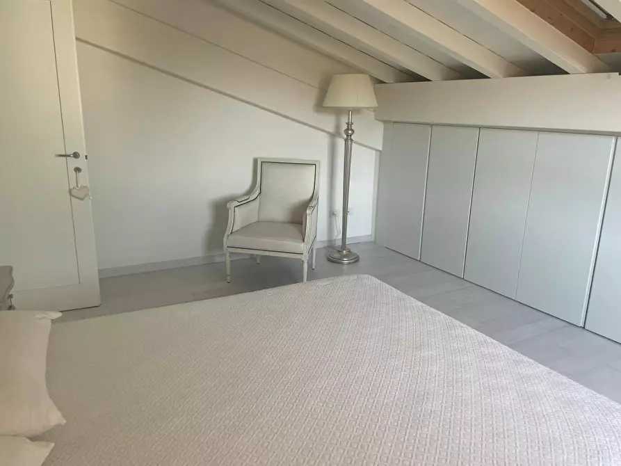 Immagine 17 di Mansarda in vendita  a Massa