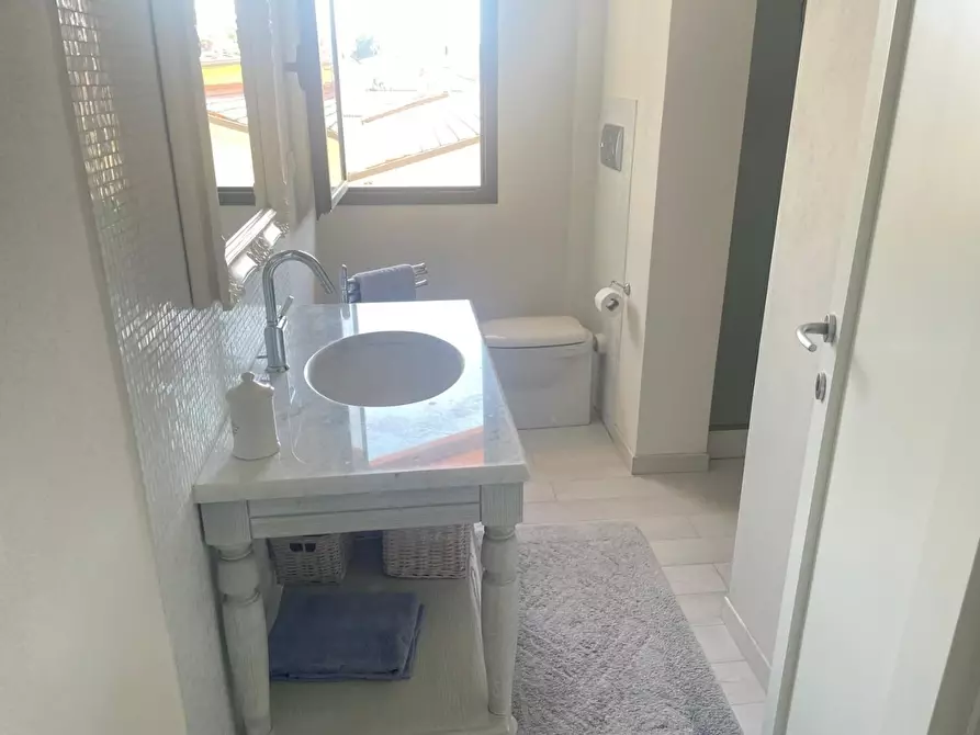 Immagine 24 di Mansarda in vendita  a Massa