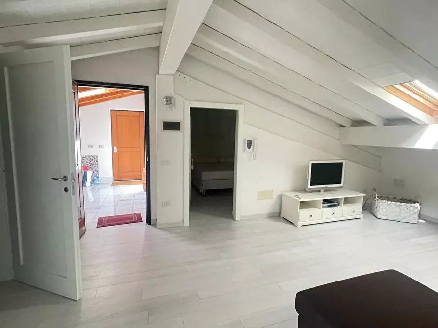 Immagine 4 di Mansarda in vendita  a Massa