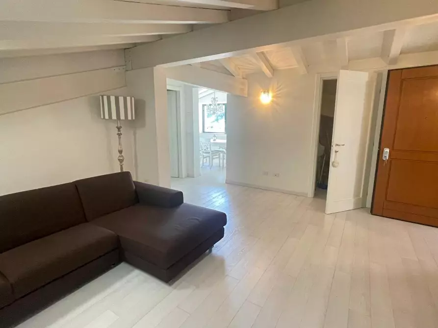 Immagine 7 di Mansarda in vendita  a Massa