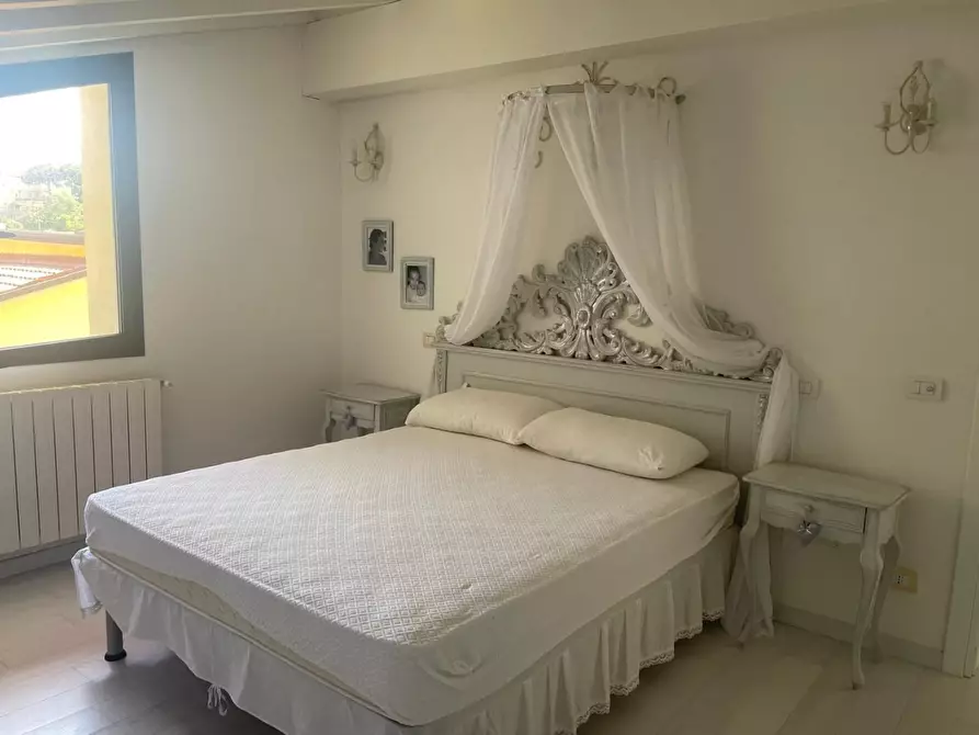 Immagine 15 di Mansarda in vendita  a Massa