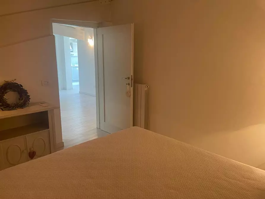 Immagine 25 di Mansarda in vendita  a Massa