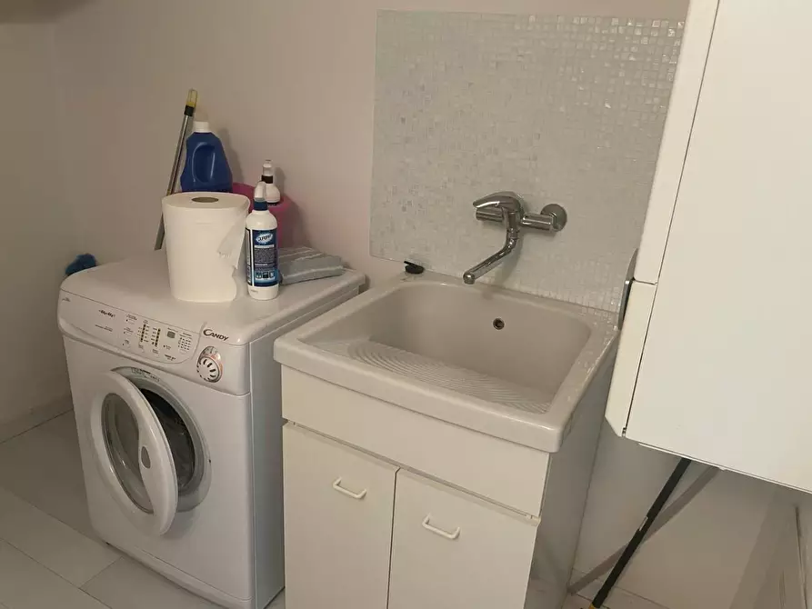 Immagine 28 di Mansarda in vendita  a Massa