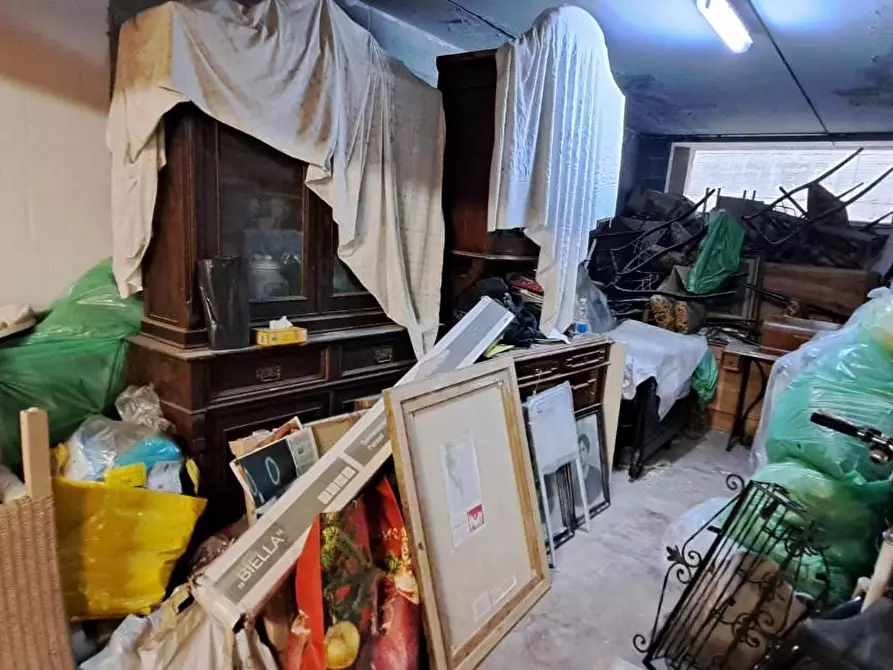 Immagine 20 di Garage in vendita  a Livorno