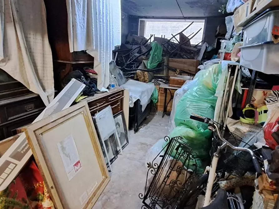 Immagine 17 di Garage in vendita  a Livorno