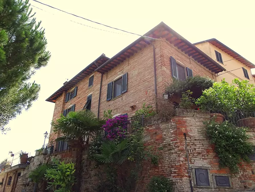 Immagine 2 di Villa in vendita  a Montopoli In Val D'arno